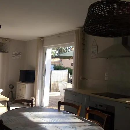 Maison Les Pieds Dans Le Sable 350m De La Velos