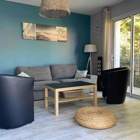 Maison Les Pieds Dans Le Sable 350m De La Velos Holiday home *