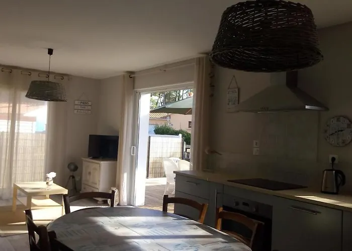 Maison Les Pieds Dans Le Sable 350m De La Velos