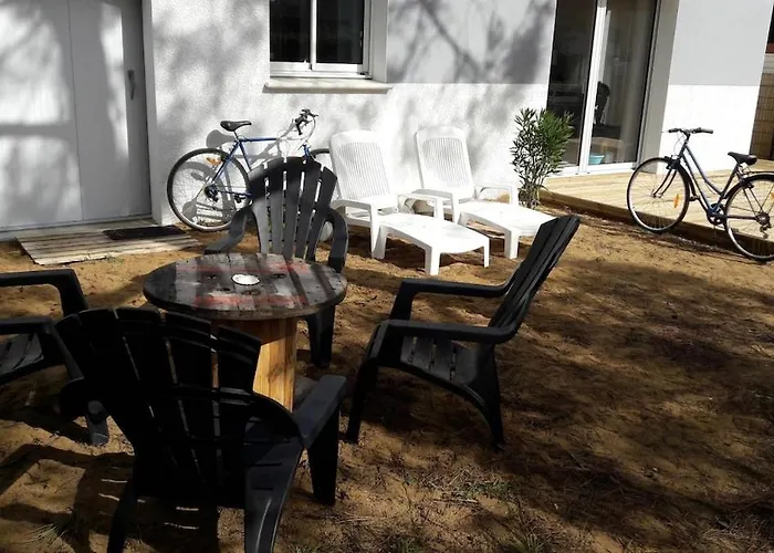 Maison Les Pieds Dans Le Sable 350m De La Velos 度假居 *