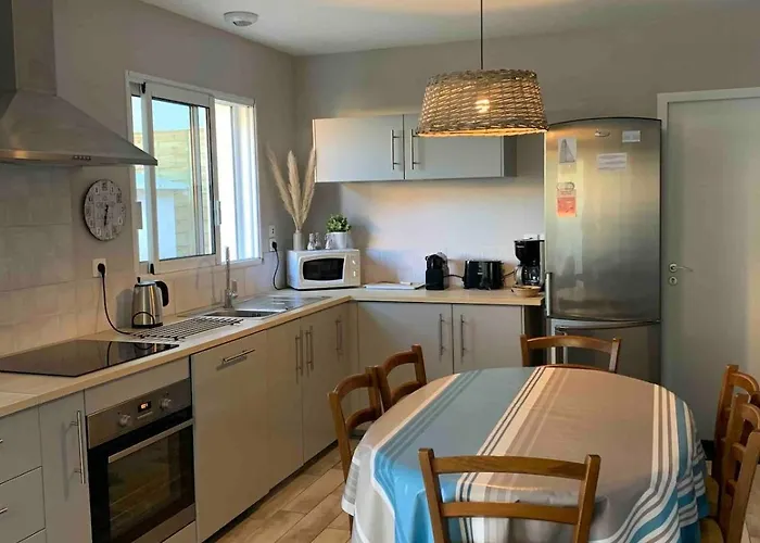 Maison Les Pieds Dans Le Sable 350m De La Velos